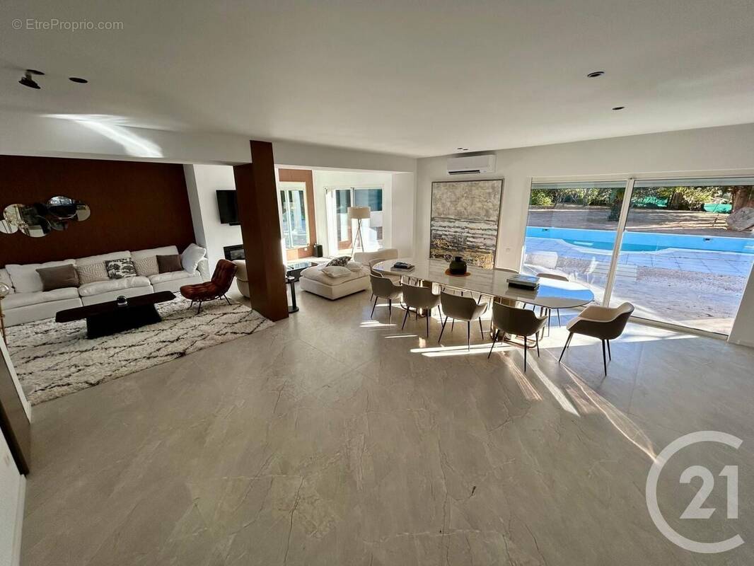 Maison à MOUANS-SARTOUX