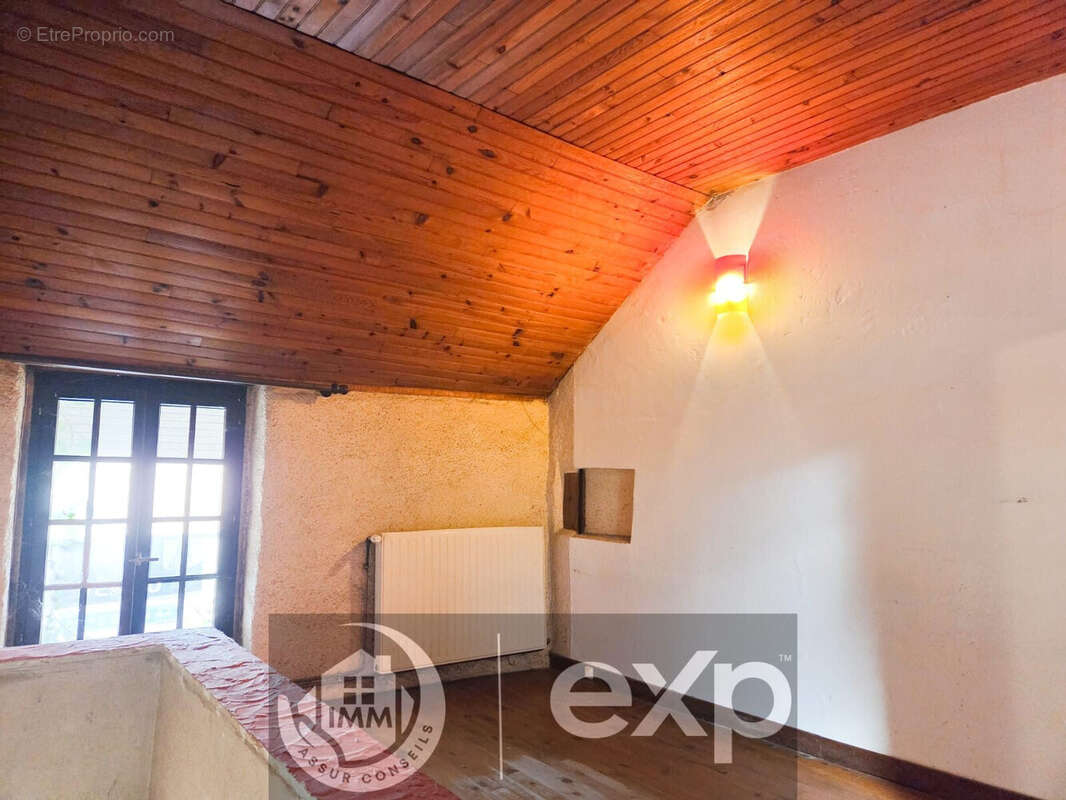 Maison à SAINT-GENIX-SUR-GUIERS