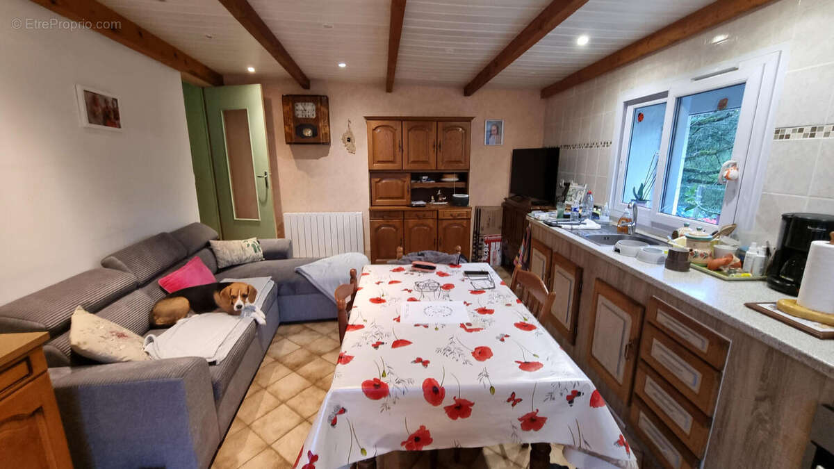 20251022_104227 - Maison à JAVERLHAC-ET-LA-CHAPELLE-SAINT-ROBERT