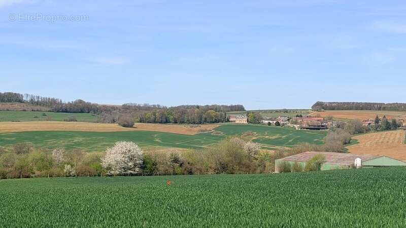 Terrain à VILLECLOYE