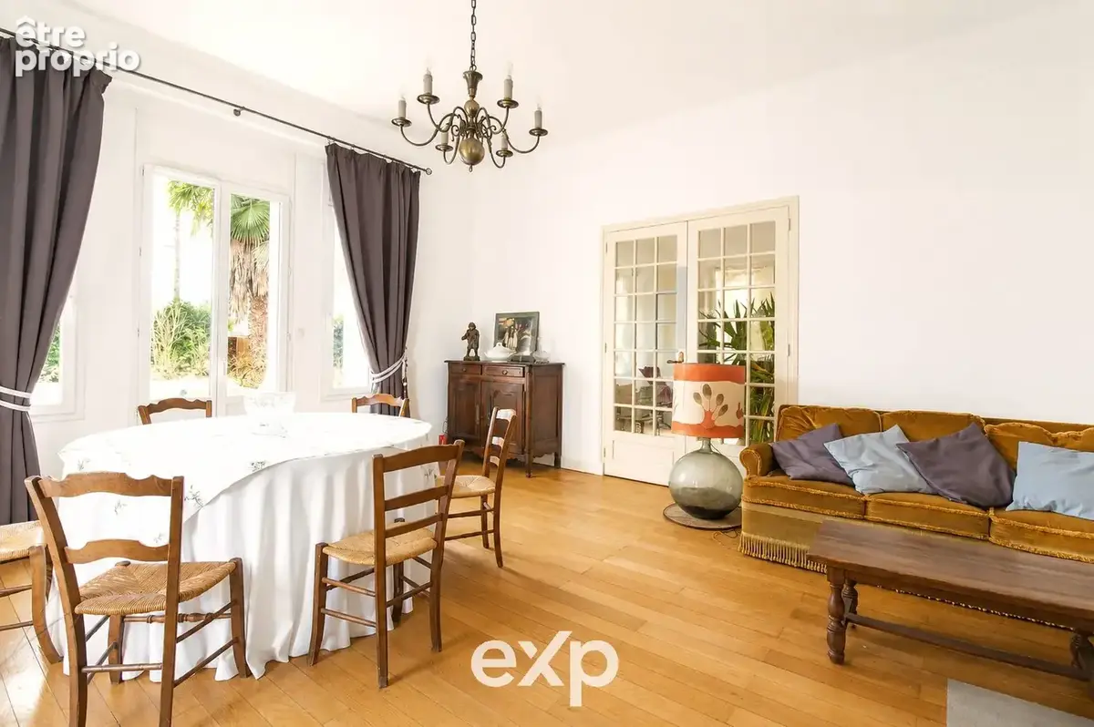 Maison 8 pièces 252 m² à vendre à Pontcharra (38530) - photo 3