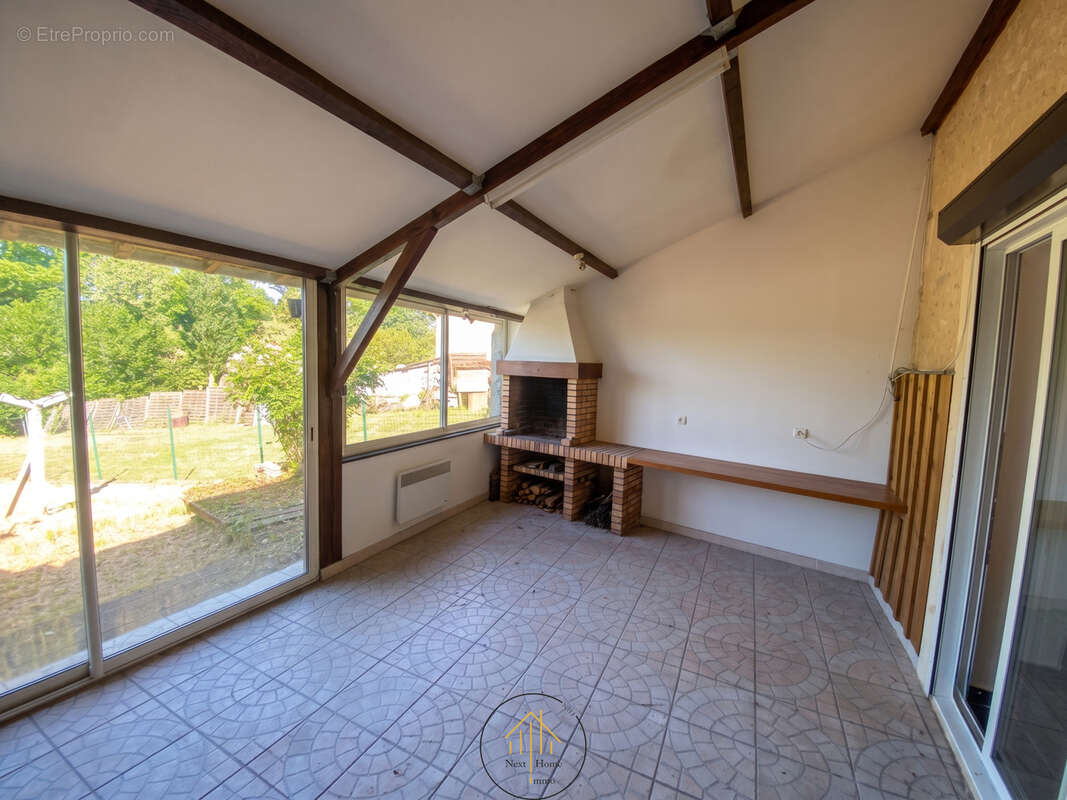 Maison de caractère à Chalais : volumes et charme du bois pour toute la famille - photo 12