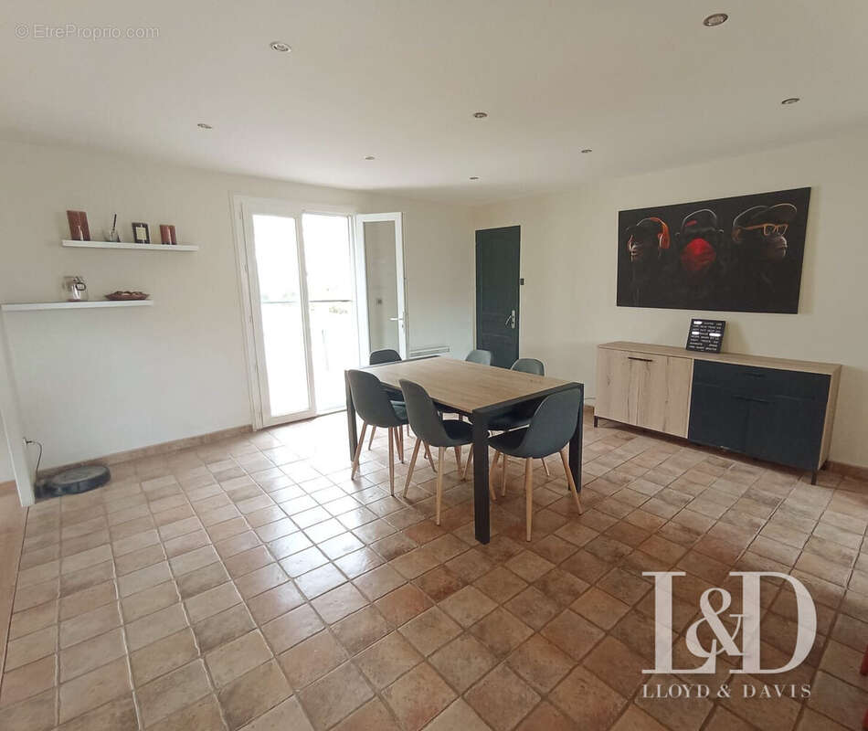 Maison à THORIGNY-SUR-OREUSE