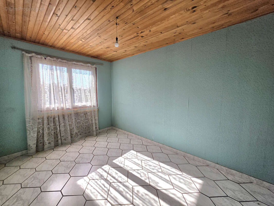 à Saint-Barthélémy (70) Maison 4 chambres 109m2 - photo 10