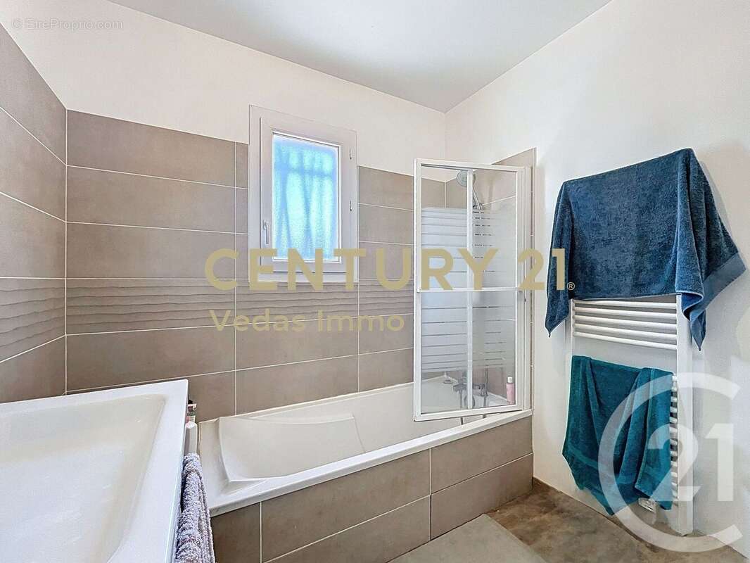 Maison à SAINT-JEAN-DE-VEDAS