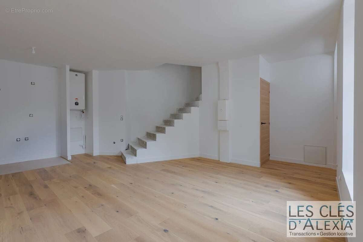 Appartement à SAINT-GENIS-LAVAL