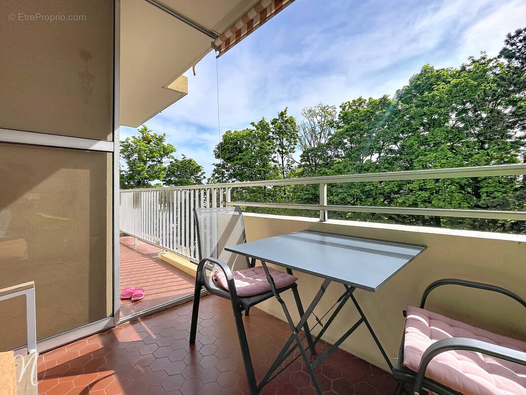 Appartement à SAINT-GENIS-LAVAL