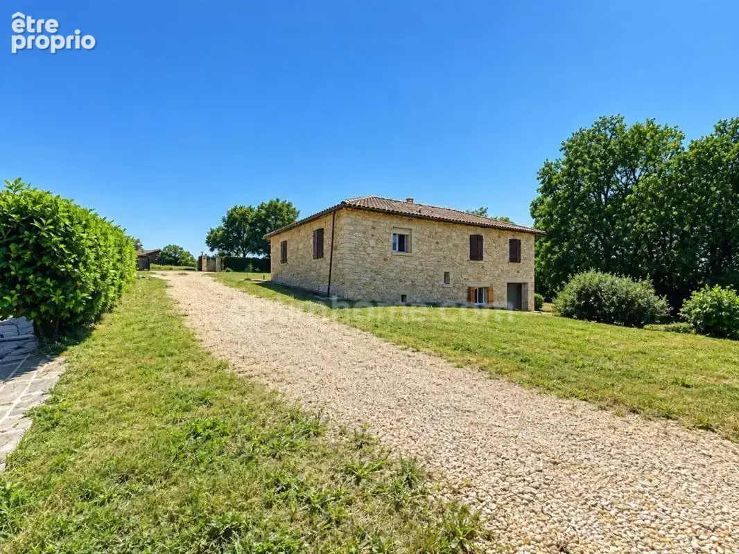 Maison de caractère 5 pièces avec jardin, piscine et garage à DOUZAINS (47330) - photo 14
