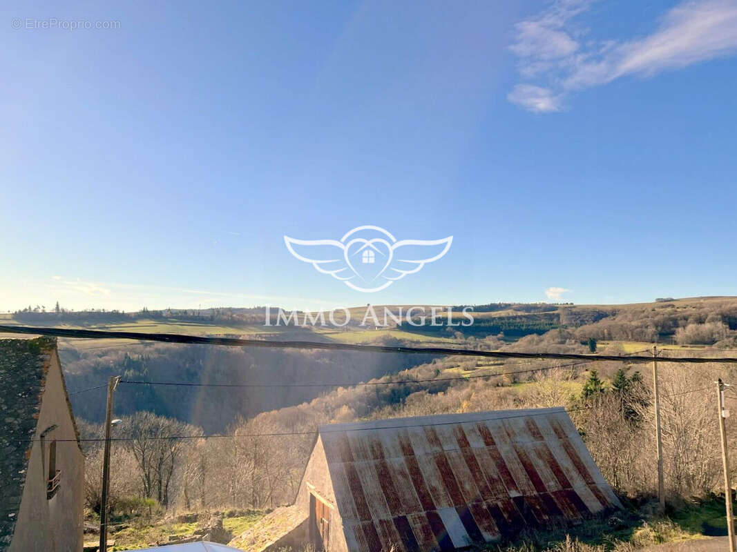 Maison à ANZAT-LE-LUGUET