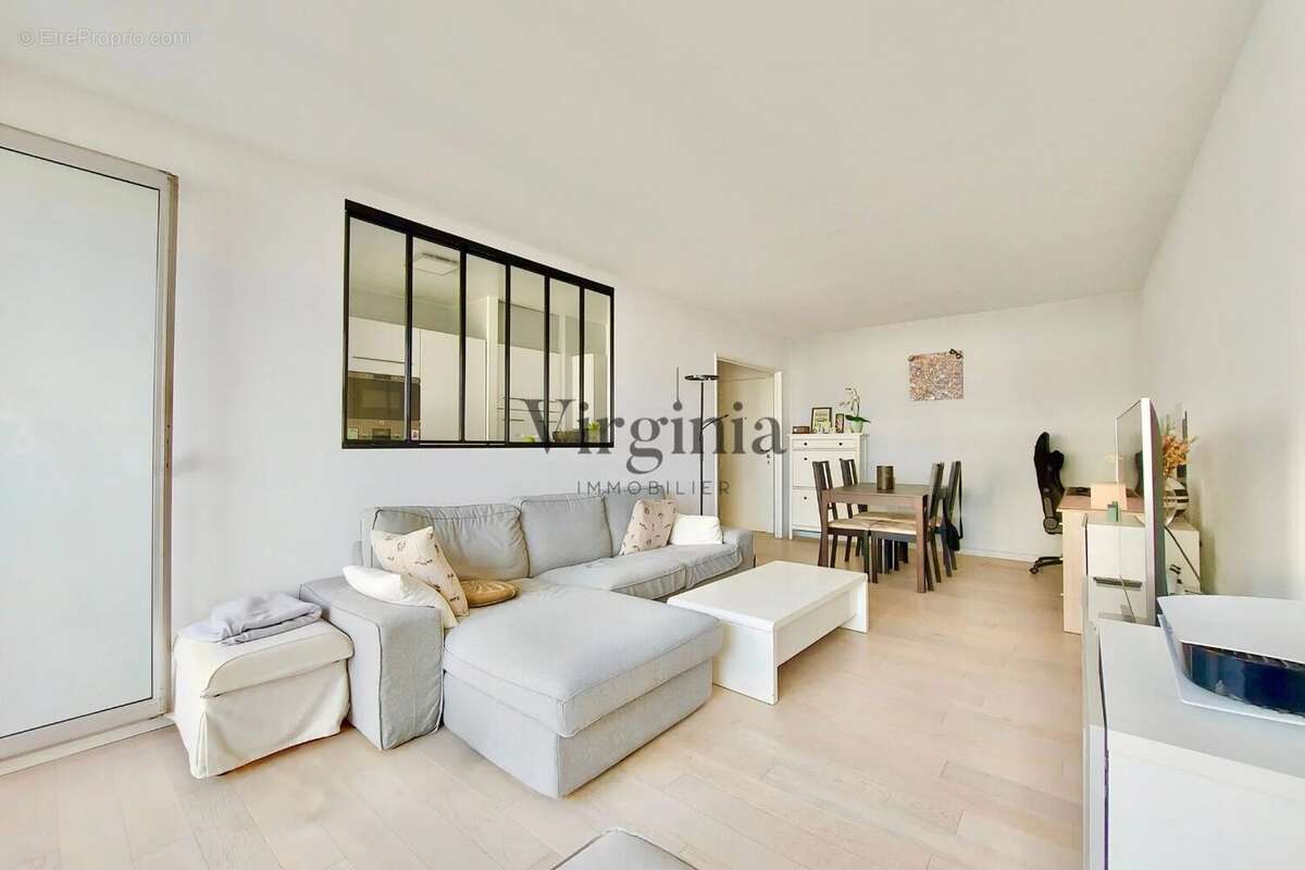 Appartement à CHARENTON-LE-PONT