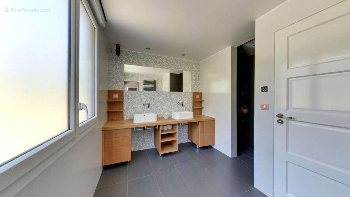 Maison à OZOIR-LA-FERRIERE