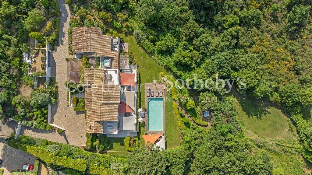 Villa contemporaine de luxe avec vue mer, 7 chambres, piscine et spa à vendre à Ramatuelle - photo 3