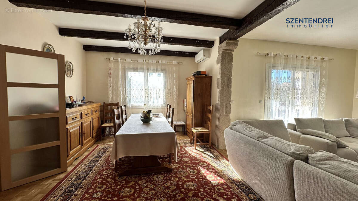 À vendre maison T6 avec garage à Valergues - Maison à VALERGUES