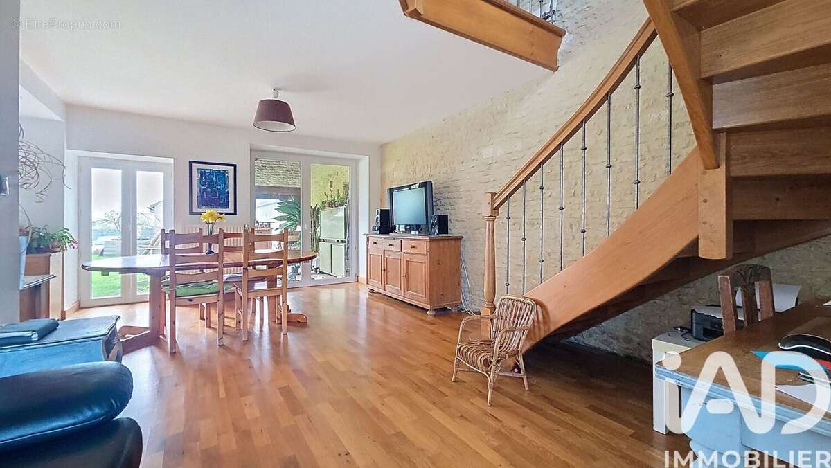 Maison 182 m² à Vendeuvre  - photo 4