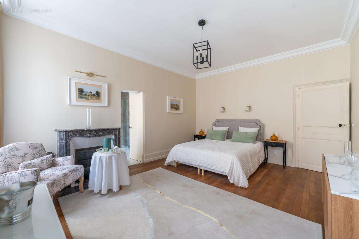Maison 421 m² à Puiseaux  - photo 15