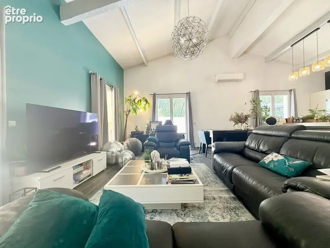 La Crau- La Moutonne - Villa 9 pièces-226m2 avec Piscine + 4 Studios - photo 5