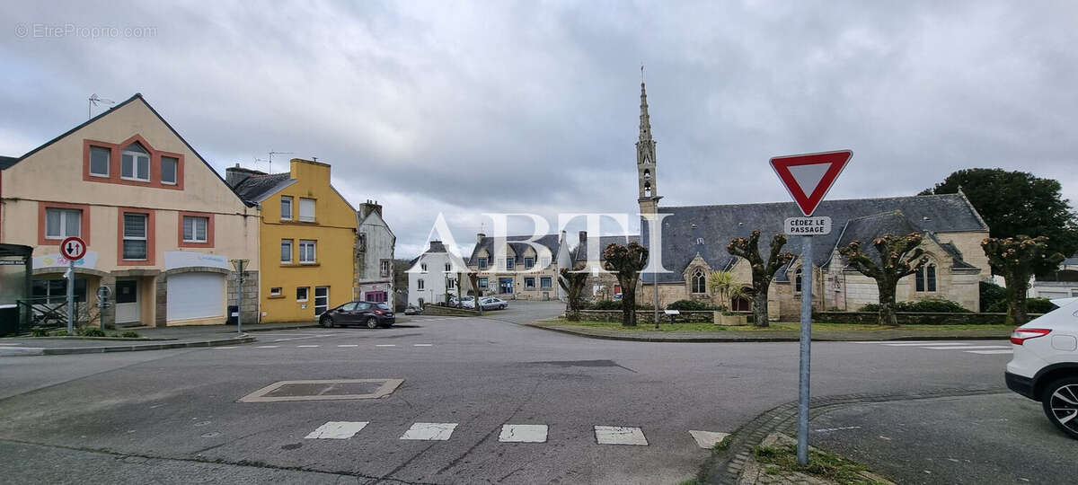 Commerce à LANDREVARZEC