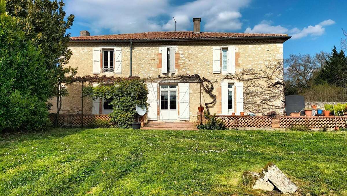 Maison à MAUVEZIN
