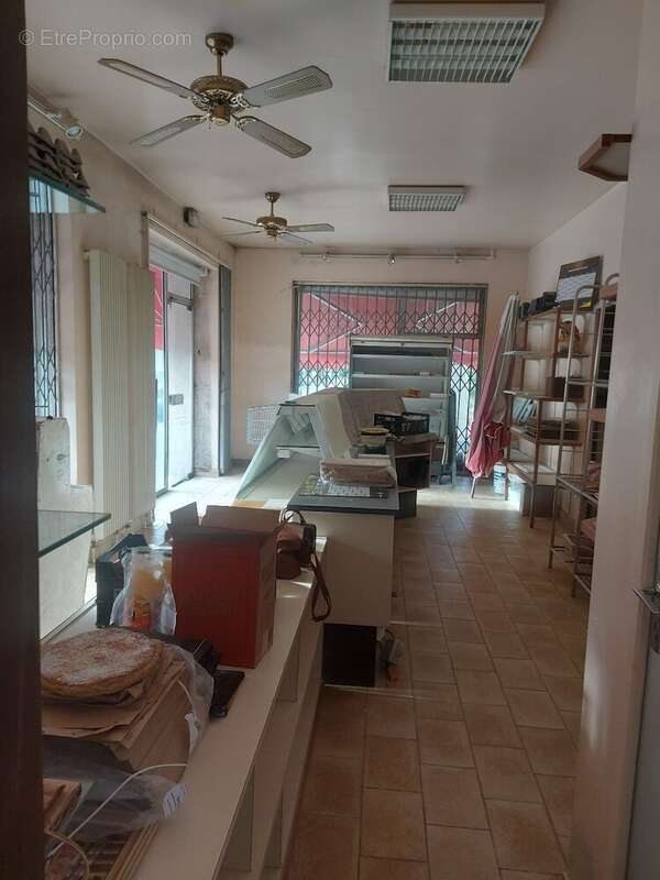Maison d'habitation et son local commercial - photo 3