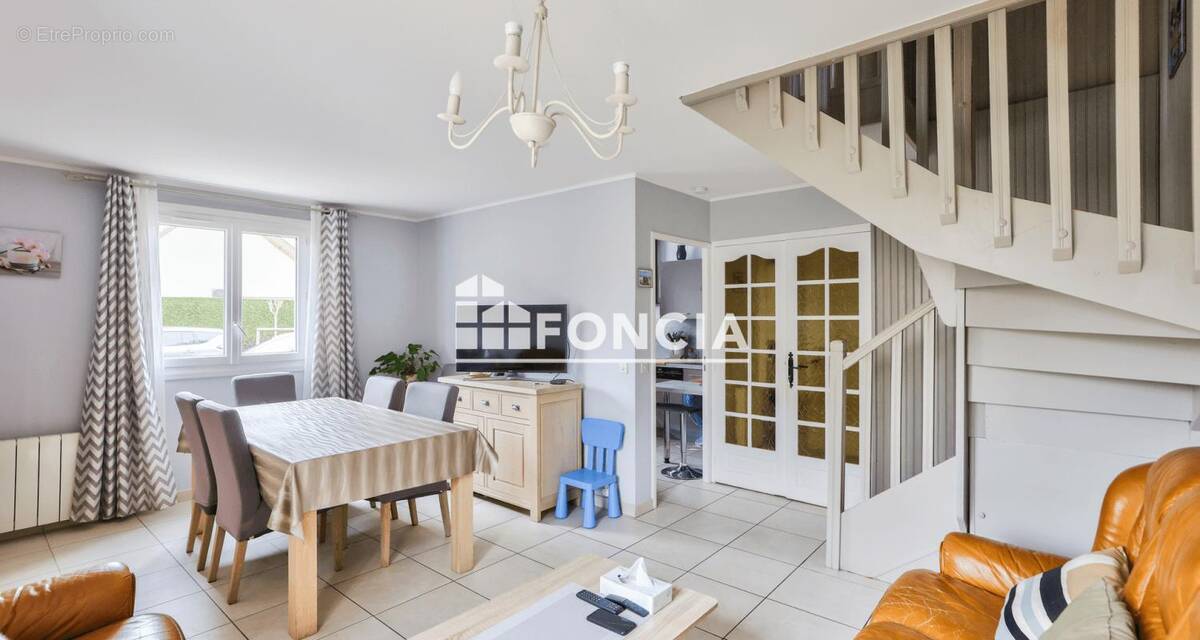 Appartement à MONTIGNY-LE-BRETONNEUX