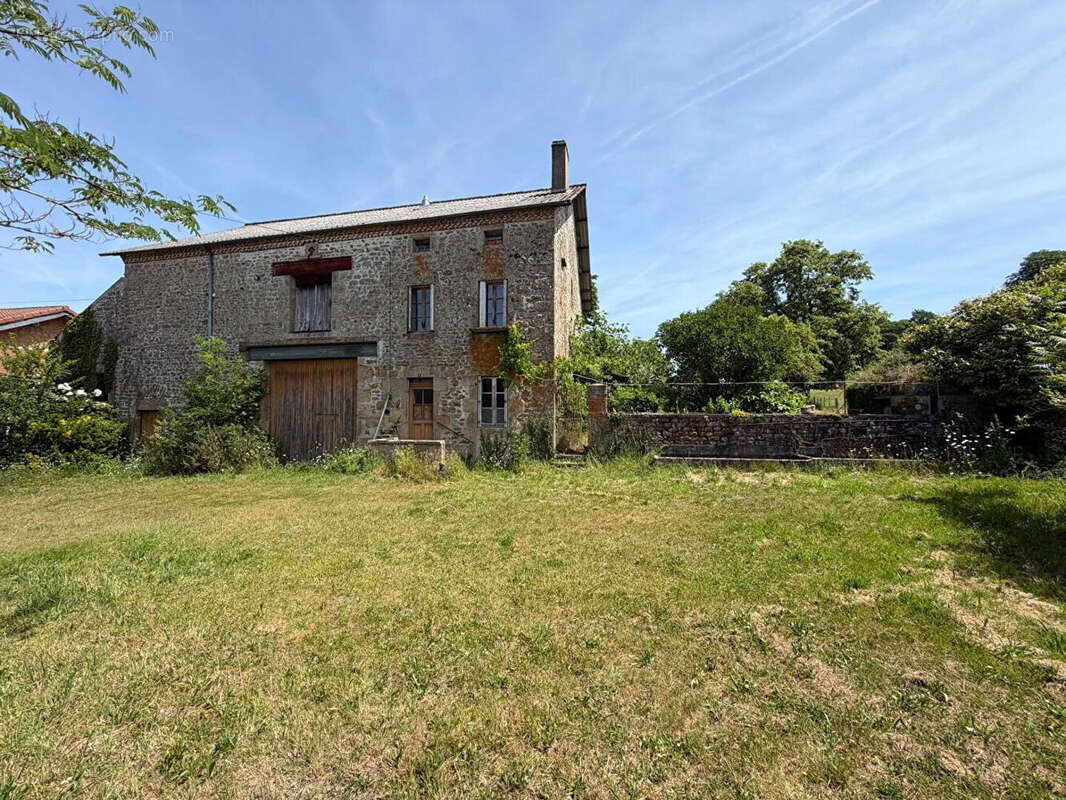 Maison à SAINT-SORNIN-LEULAC