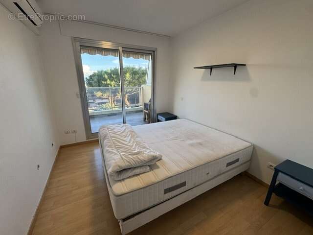 Appartement à VILLENEUVE-LOUBET