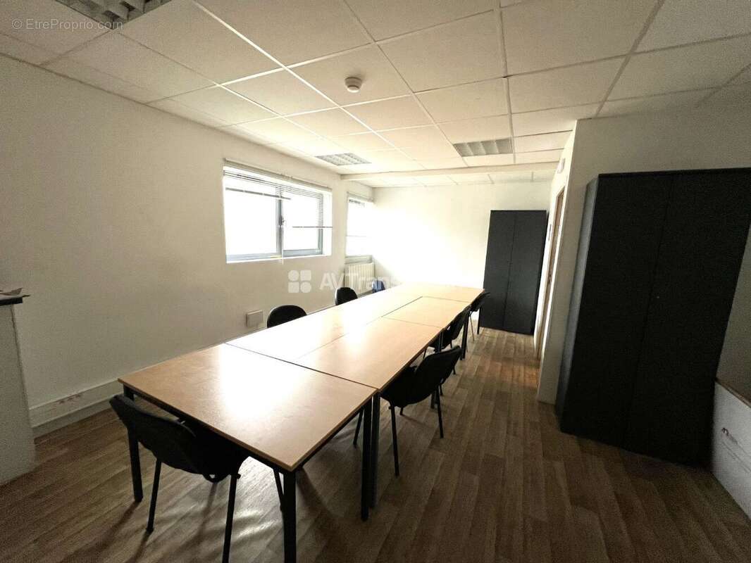 Appartement 378 m² à Evreux  - photo 16