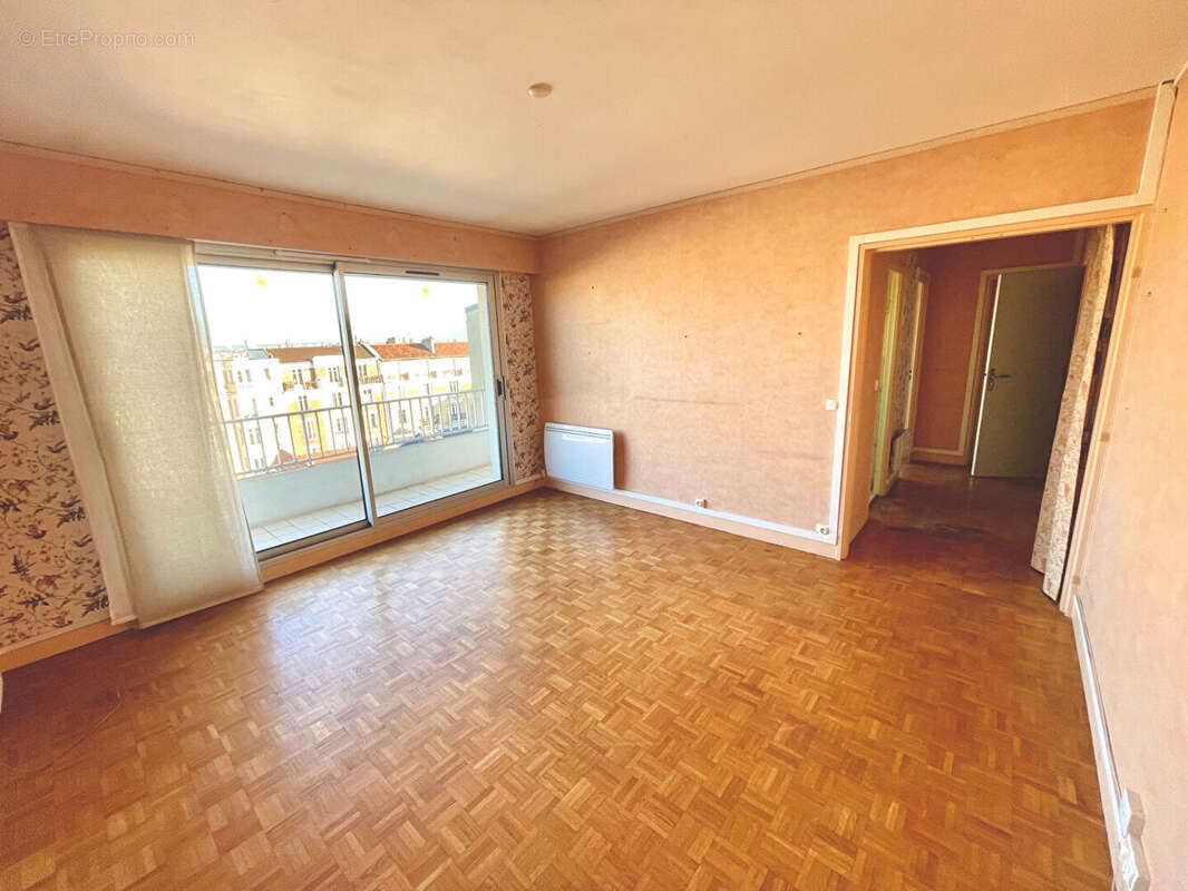 Appartement à LA GARENNE-COLOMBES