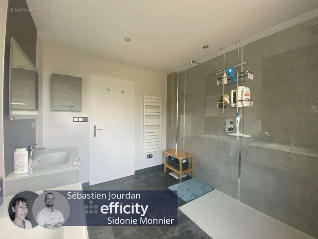 Maison à AVAILLES-SUR-SEICHE