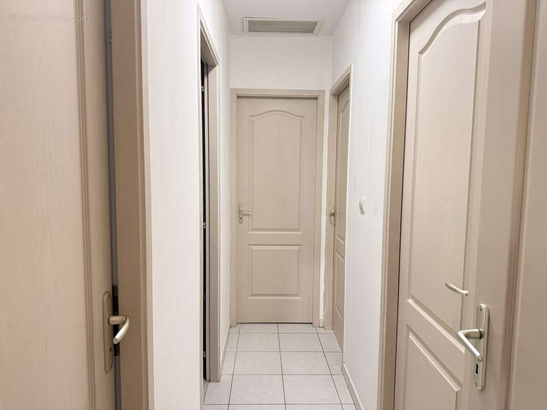 Maison 136 m² à Grezac  - photo 7