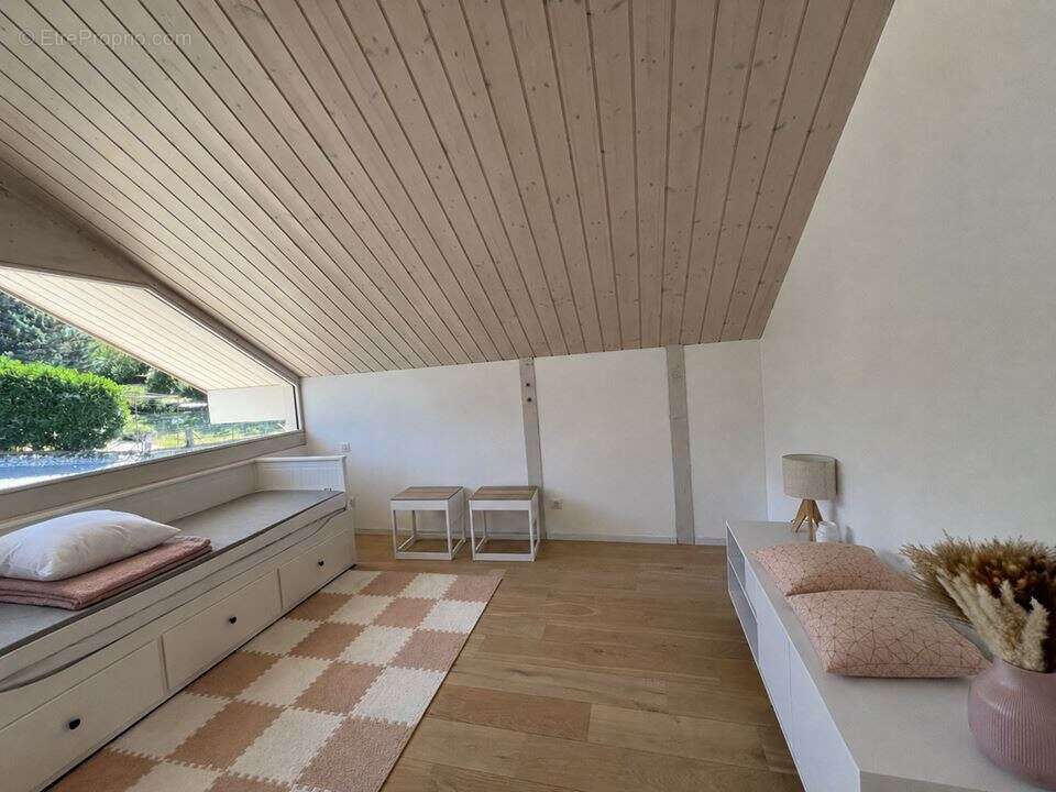 Maison 136 m² à Sillingy  - photo 6