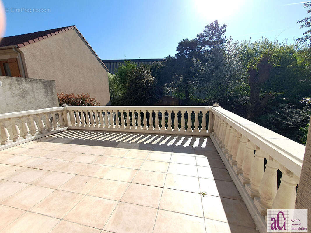 Maison à L&#039;HAY-LES-ROSES