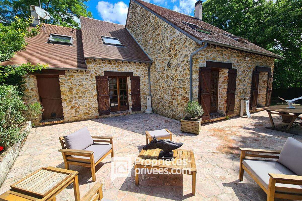 Maison à BRIIS-SOUS-FORGES