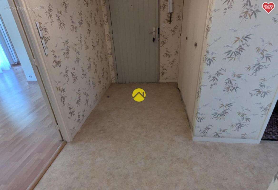 Apt T4. 87m².Garage.Parking.Cave - photo 10
