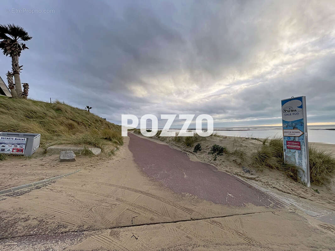 Pirou plage , 900 mètres de la plage, maison  cadastrée à démolir ou à restaurer sur un terrain  de 1130 m² - photo 10