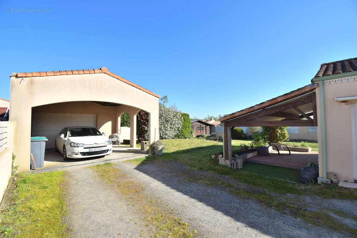 Maison à AIGREFEUILLE-SUR-MAINE