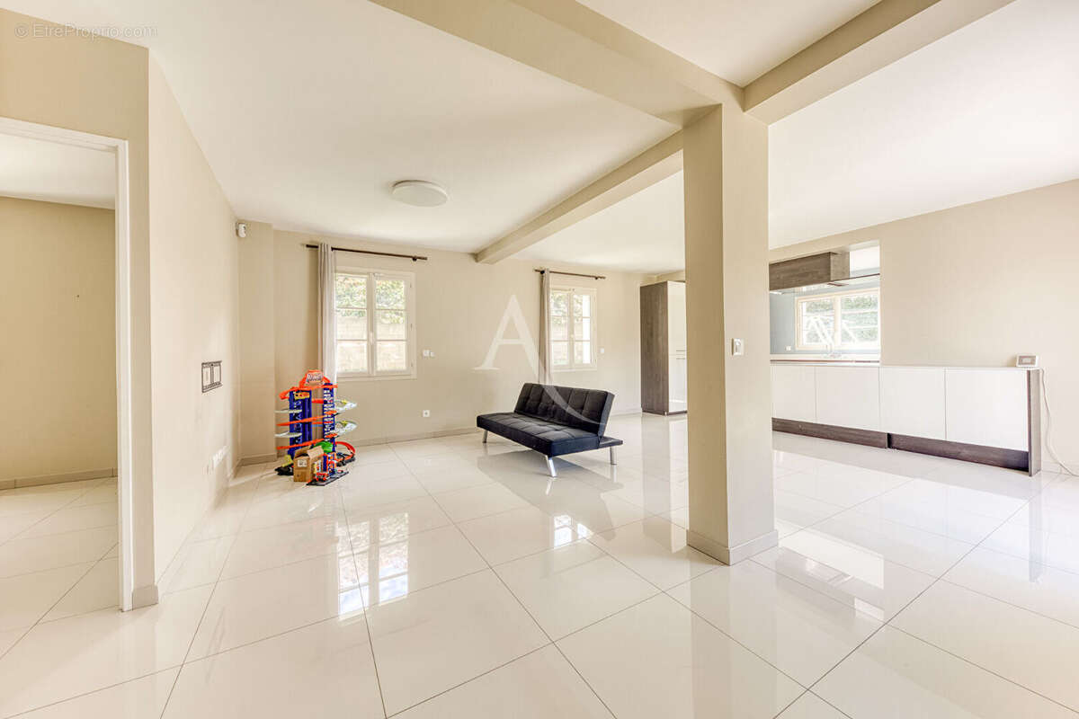 Maison individuelle 6 pièces, 138,45m², Terrain 609m² - photo 3
