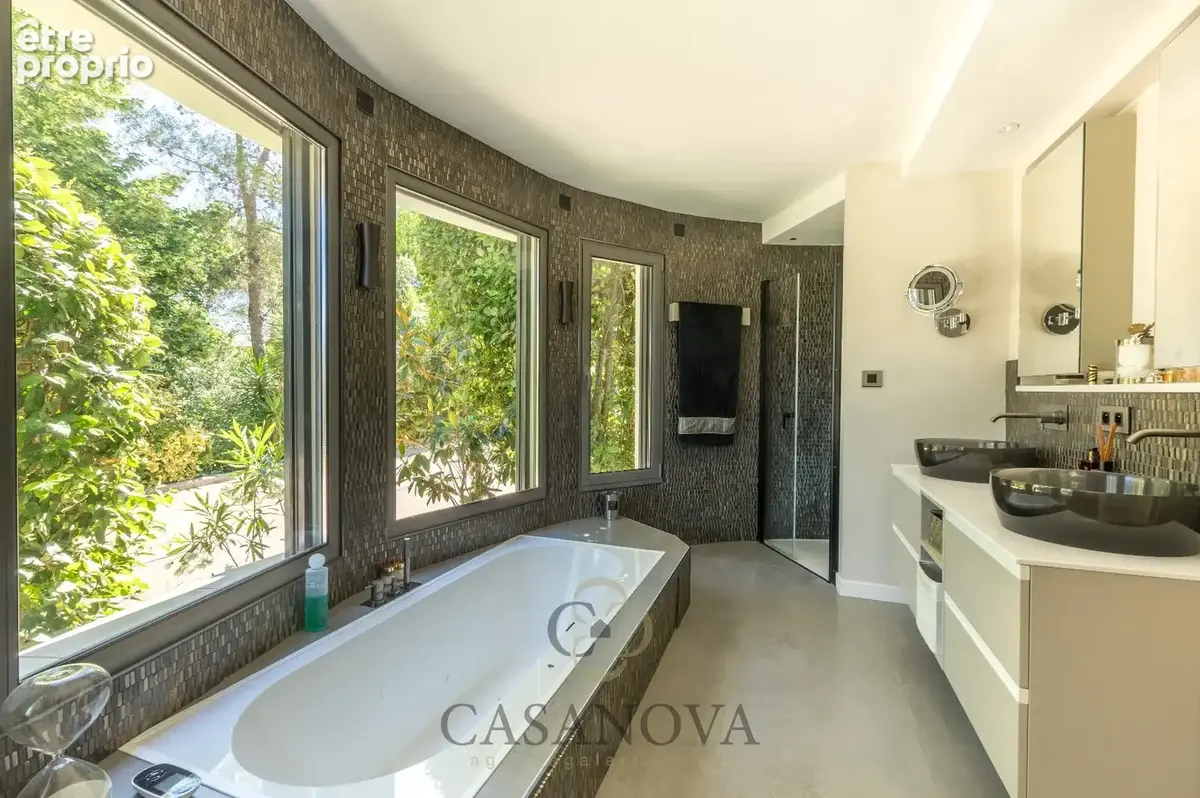 Co-exclusivité. Villa d'Exception au Cur d'un Domaine Prisé - photo 14