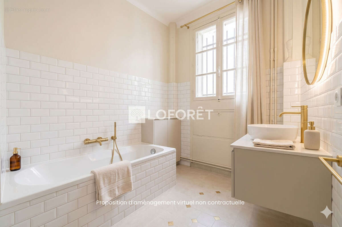Appartement à PARIS-16E