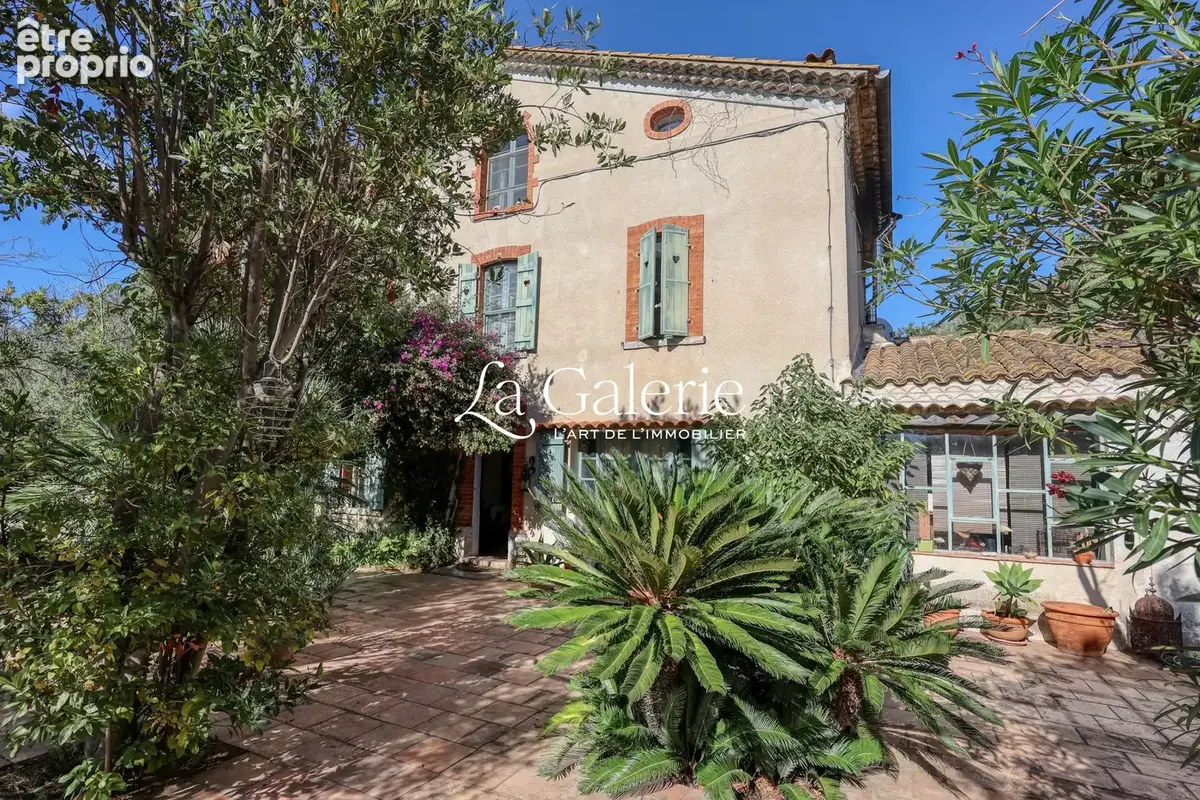 Maison 7 pièces 226 m² à vendre à Hyeres (83400) - photo 4