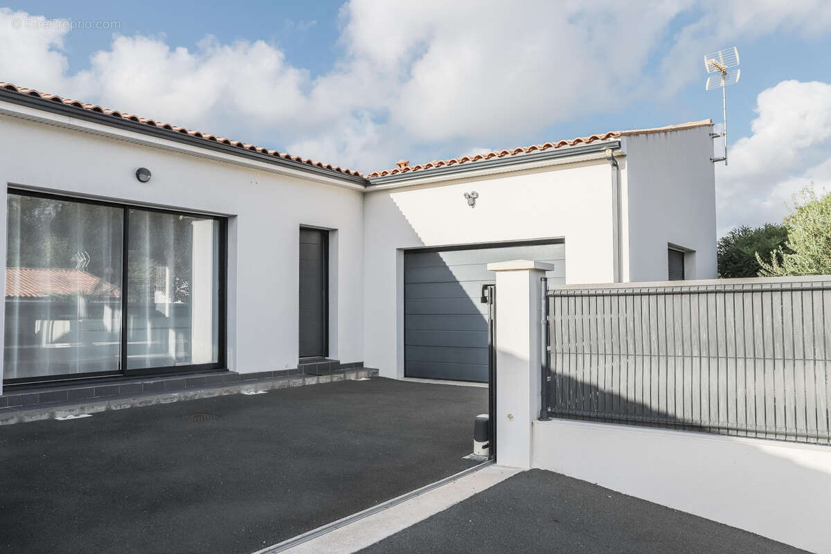 Maison à VAUX-SUR-MER