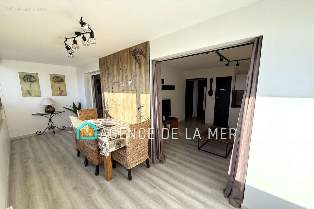 Appartement à MANDELIEU-LA-NAPOULE