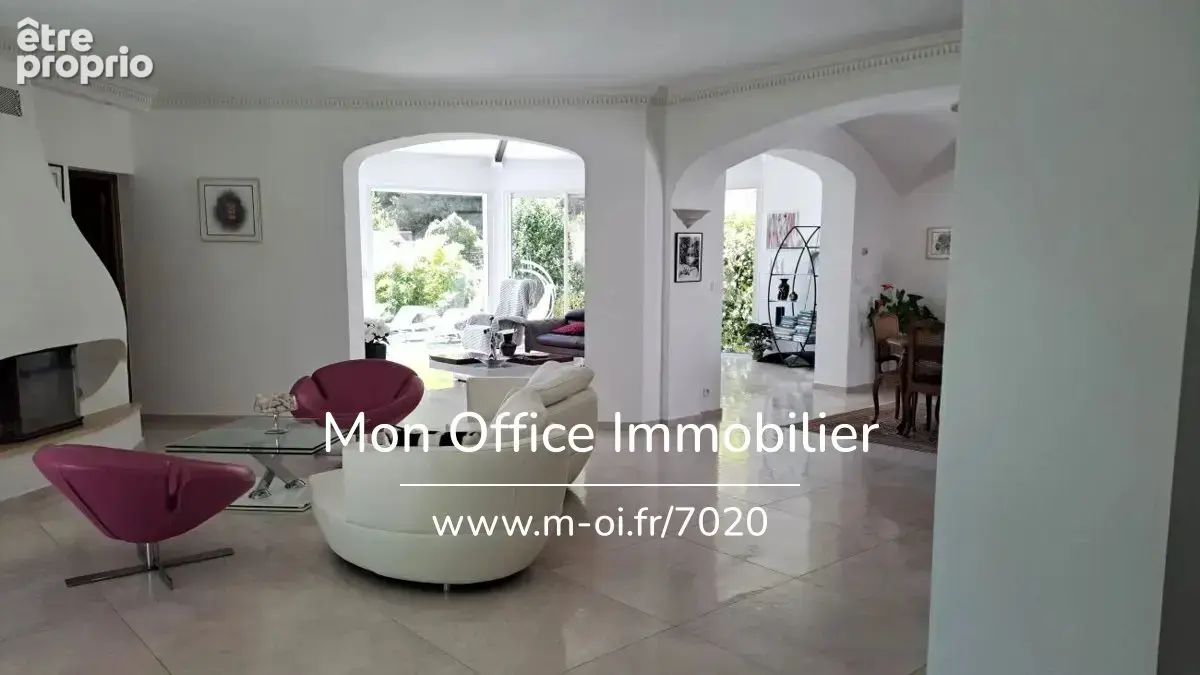 Référence : 7020-VCL - Maison sur 1 hectare avec jardin paysager au Montaiguet - 13590 MEYREUIL - photo 9