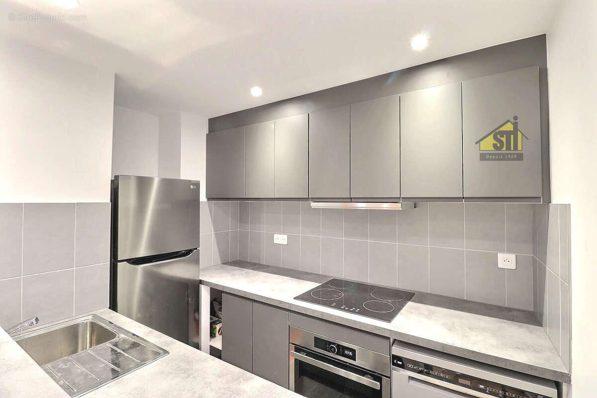 Appartement à PARIS-14E