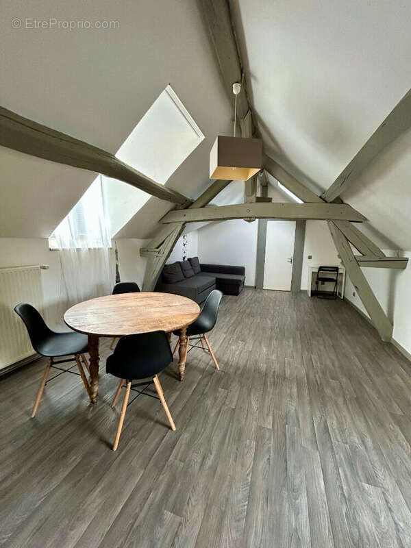 Maison à REUGNY