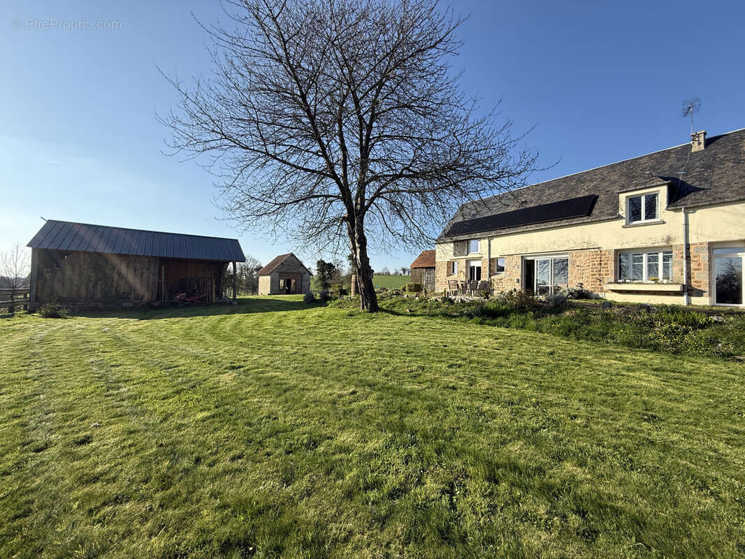 Maison à MORTAIN