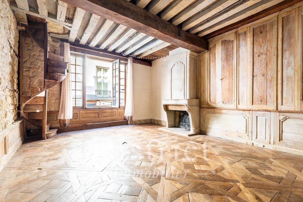 Appartement à PARIS-4E