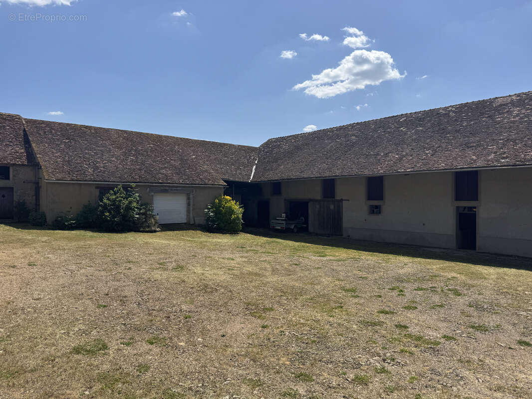 Maison à AUNAY-EN-BAZOIS