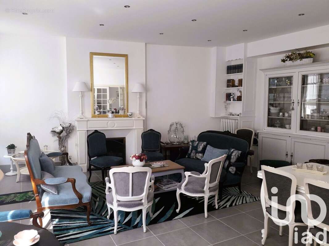 Photo 2 - Maison à MENILLES