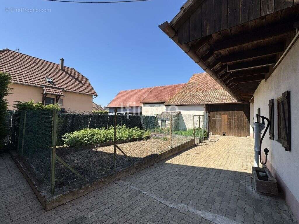 Maison 150 m²,4 chambres, dépendances et charme, Munchhouse - photo 3